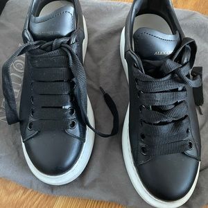 AUTHENTIC Alexander Mcqueen Oversized Leather Sneakers